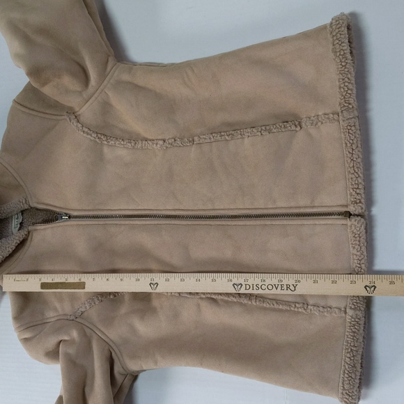 L.L. Bean cream/tan color Sherpa jacket. Size Small - Picture 4 of 7